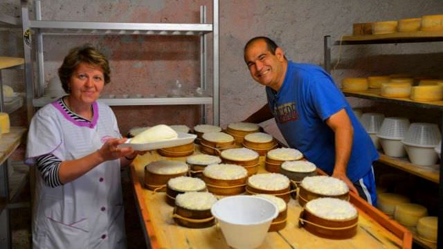 Our Norcia vacation features making fresh pecorino and ricotta cheese from scratch, taught by a local shepherd